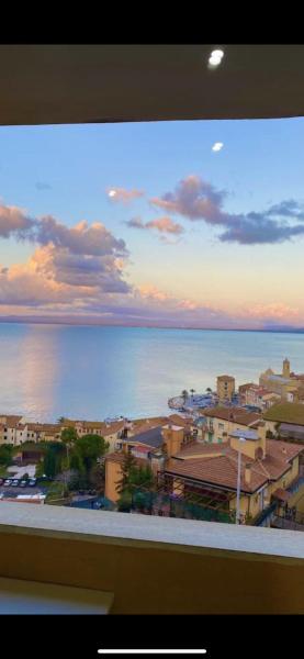 BILOCALE VISTA MARE CON POSTO AUTO Porto San Stefano
